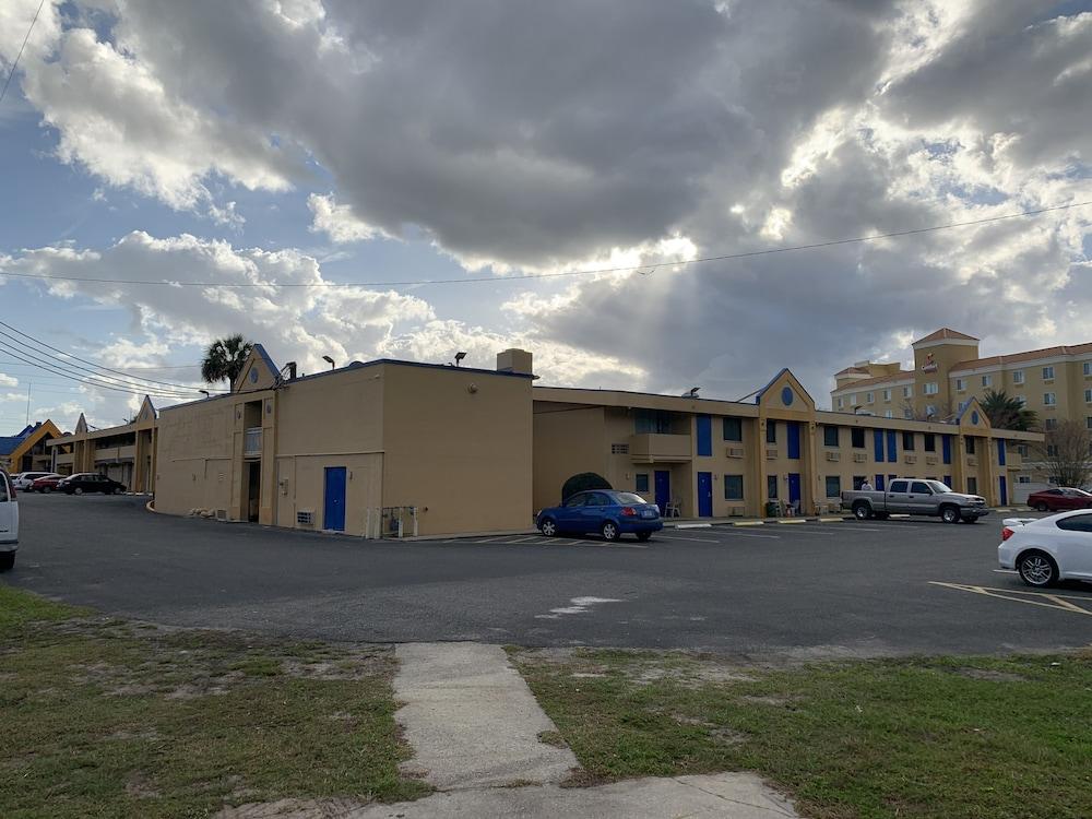 Days Inn By Wyndham Ocala North Eksteriør bilde
