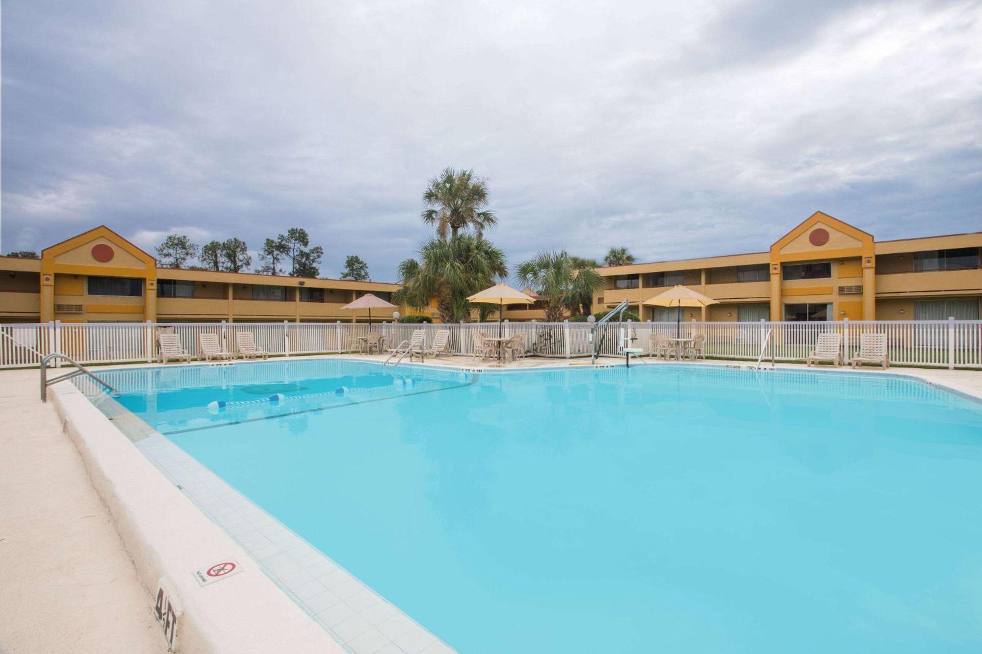 Days Inn By Wyndham Ocala North Eksteriør bilde